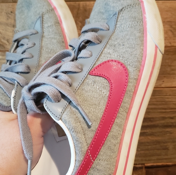 Retro nikes - Picture 5 of 6
